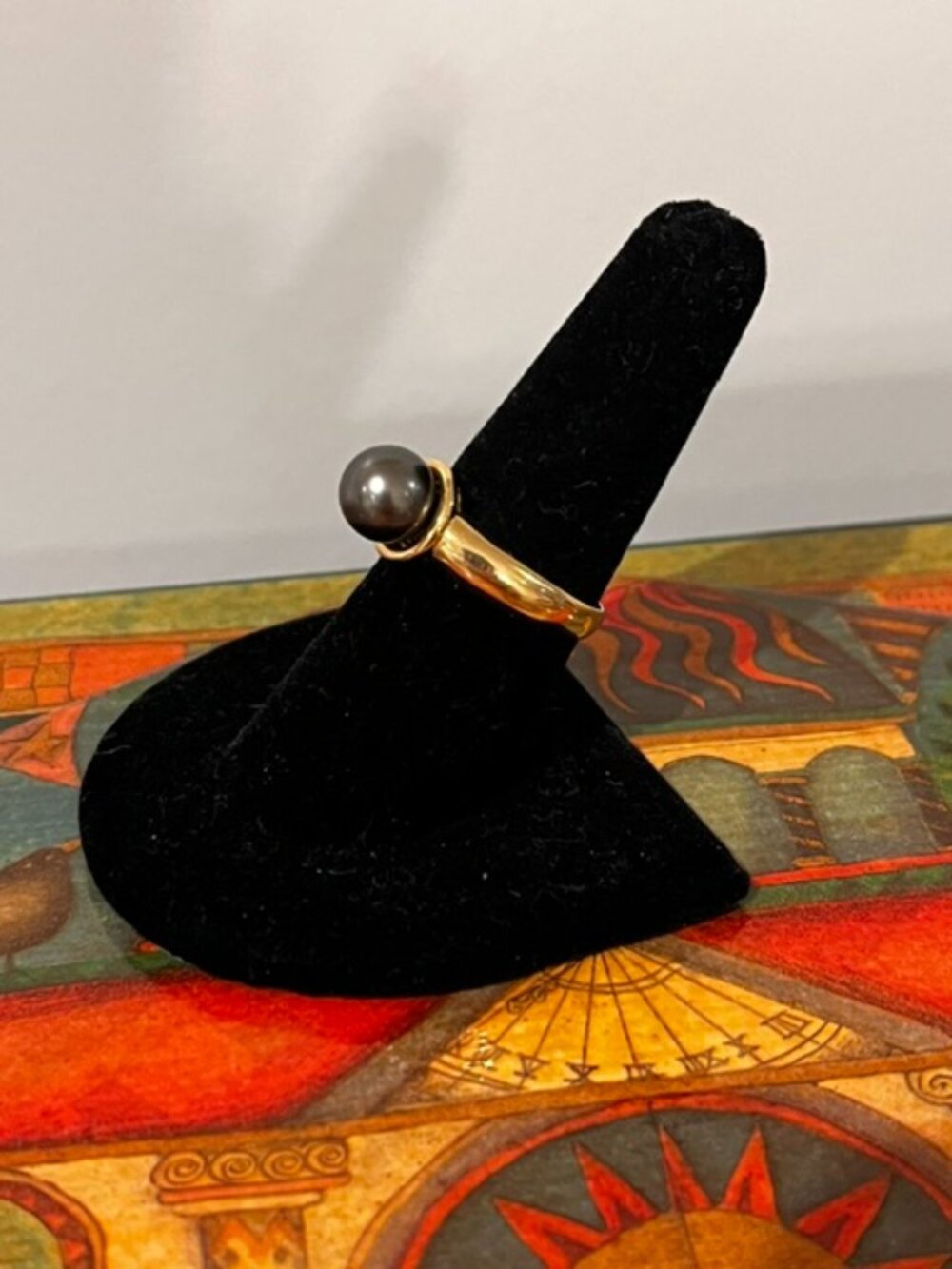 18K Gold and Grey-Black Pearl Ring, Size 8 - Picture 3 of 12